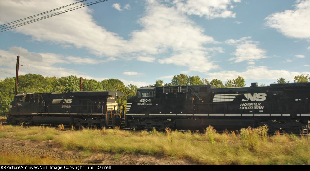 NS 4504, 7533 on an empty coal train